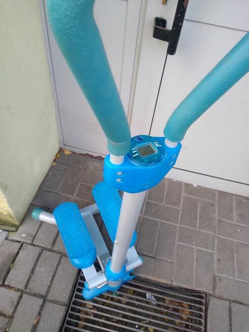 Stepper, do ćwiczeń nóg, 65 zł.