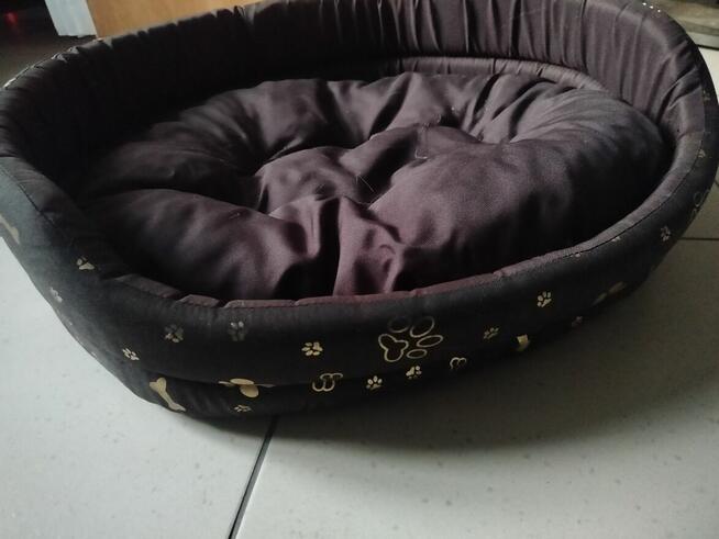 Legowisko dla psa lub kota brązowe 55x57 cm