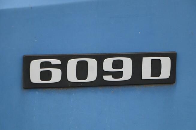 Mercedes 609 D wspomaganie, zarejestrowany