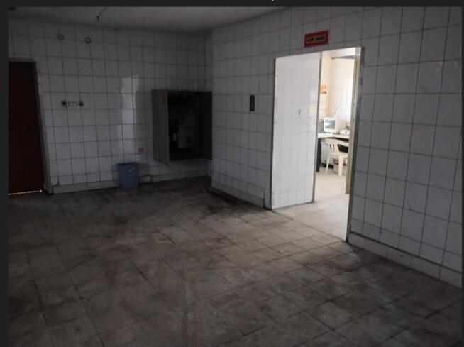 Duży dom z pomieszczeniami gospodarczymi 2000m