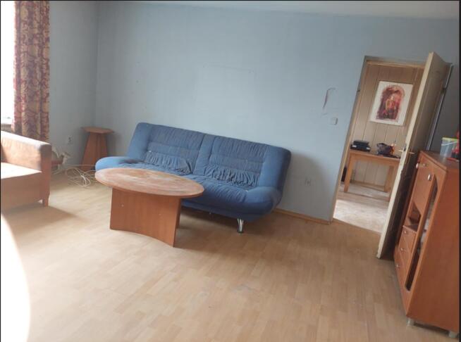 Duży dom z pomieszczeniami gospodarczymi 2000m