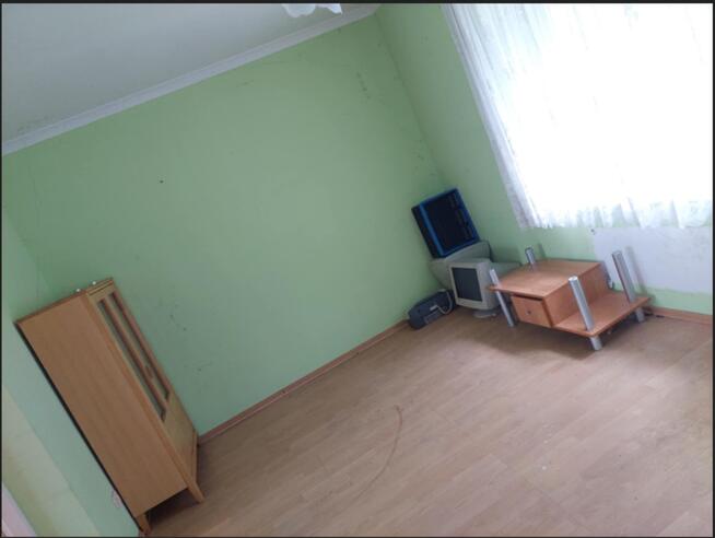 Duży dom z pomieszczeniami gospodarczymi 2000m