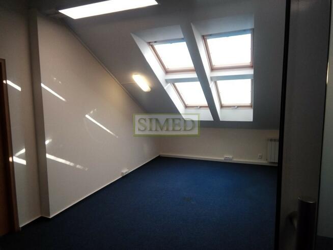 2 pokoje,magazynek ,parking ,dostęp 24 h .