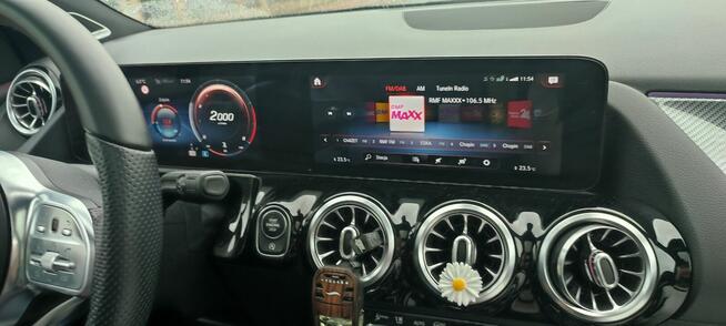 Sprzedam GLA 200 z panoramicznym dachem pełne wyposażenie AM