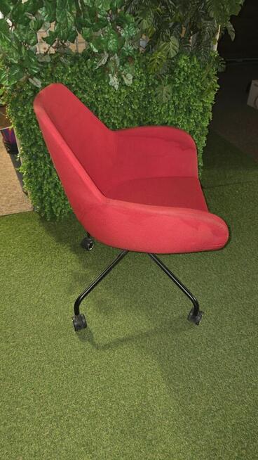 Krzesła biurowe czerwone