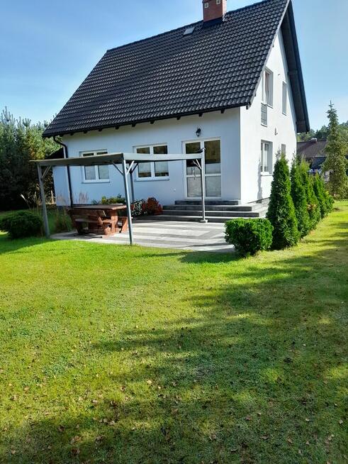 Funkcjonalny dom wśród kaszubskich lasów i jezior