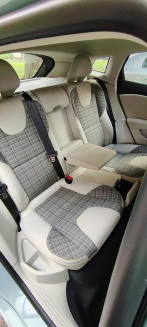 Volvo V40 Lift T3 Momentum garażowany unikatowy egzemplarz