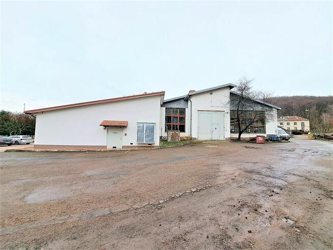 Na sprzedaż hala produkcyjno-magazynowa 885 mkw.