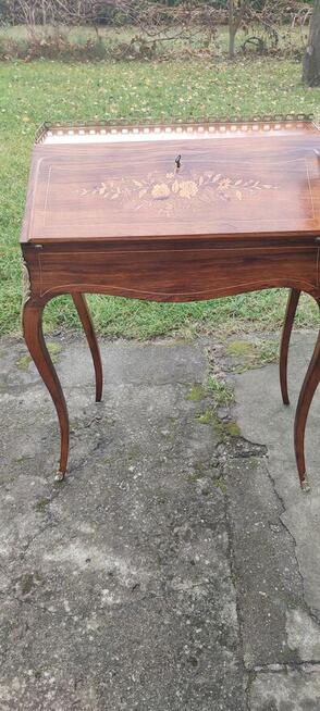 Sekretarzyk po renowacji antyk