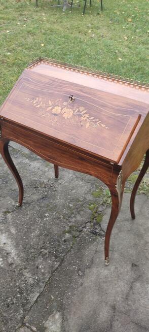 Sekretarzyk po renowacji antyk