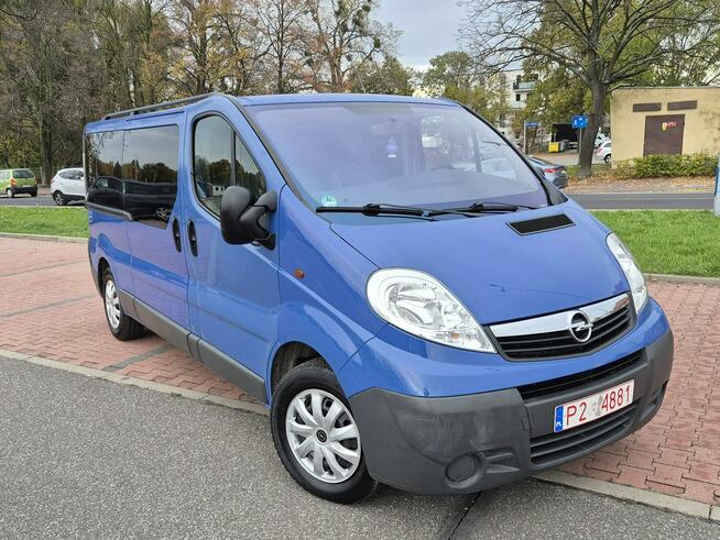 Opel Vivaro 2.0i + Gaz 117KM 9 osób Long Oryginał Stan Bezwypadkowy I Właściciel