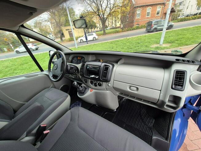 Opel Vivaro 2.0i + Gaz 117KM 9 osób Long Oryginał Stan Bezwypadkowy I Właściciel