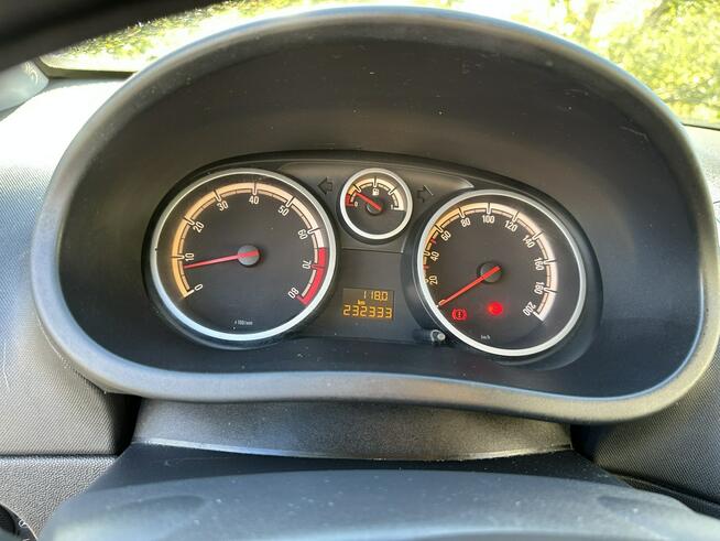 Opel Corsa 5 drzwi, mocny silnik, niezawodna benzyna, klimatyzacja, Aux, Isofix