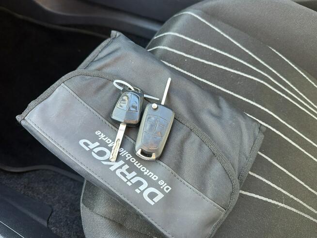 Opel Corsa 5 drzwi, mocny silnik, niezawodna benzyna, klimatyzacja, Aux, Isofix