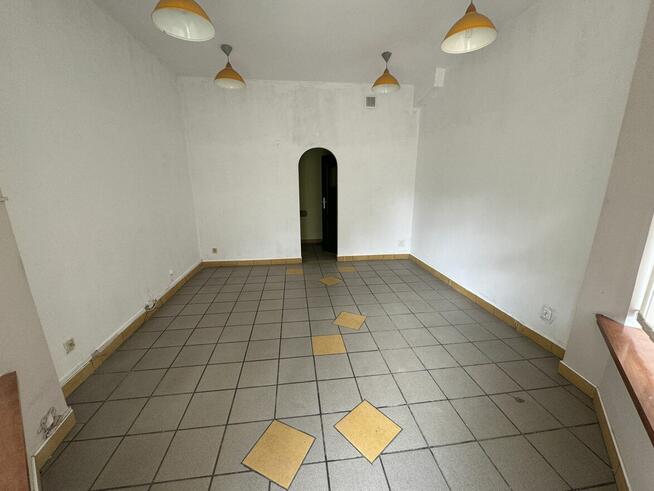 Do wynajęcia lokal użytkowy 24m2 Łomża ul. Konstytucji 3 Maj