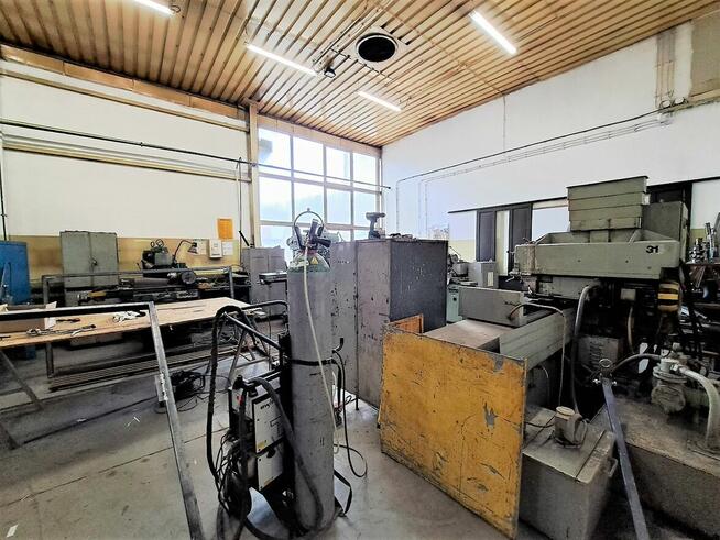 Na sprzedaż hala produkcyjno-magazynowa 885 mkw.