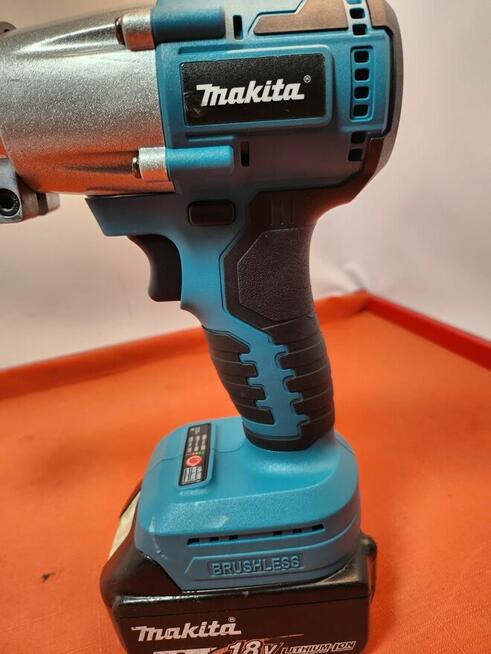 Akumulatorowe nożyce do cięcia blachy Makita