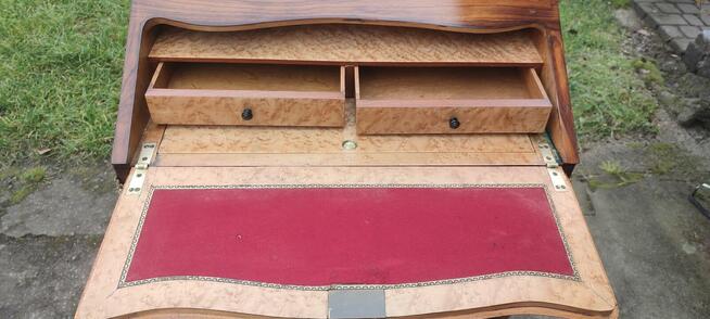 Sekretarzyk po renowacji antyk