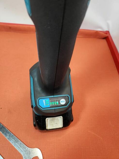 szlifierka prosta akumulatorowa Makita