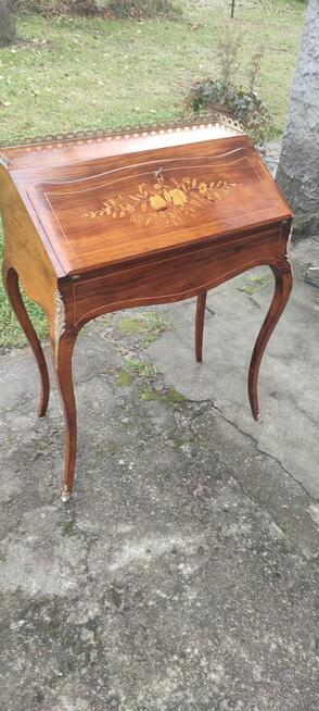 Sekretarzyk po renowacji antyk