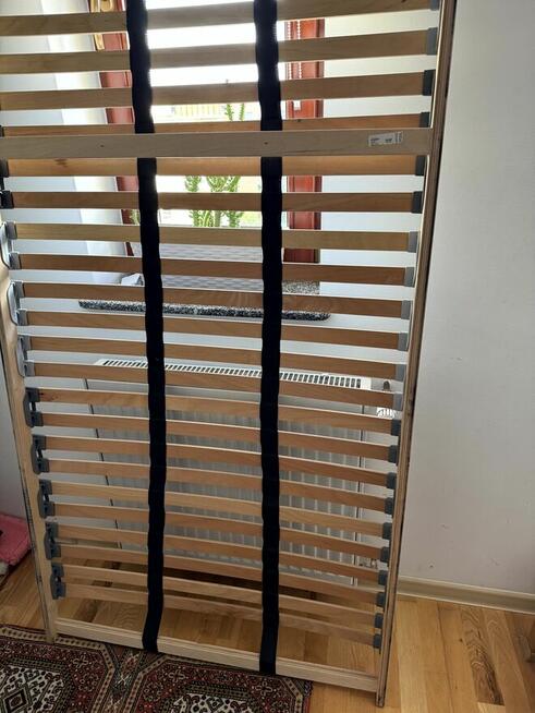 łóżko z szufladami w domrym stanie