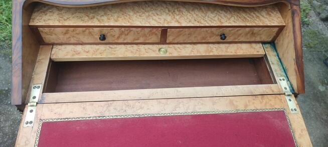 Sekretarzyk po renowacji antyk