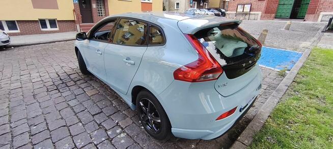 Volvo V40 Lift T3 Momentum garażowany unikatowy egzemplarz
