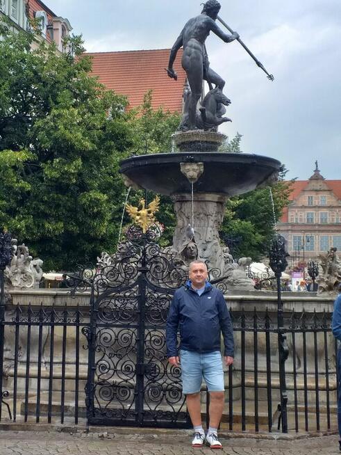 Szukam skromnej miłej i uczciwej kobiety.