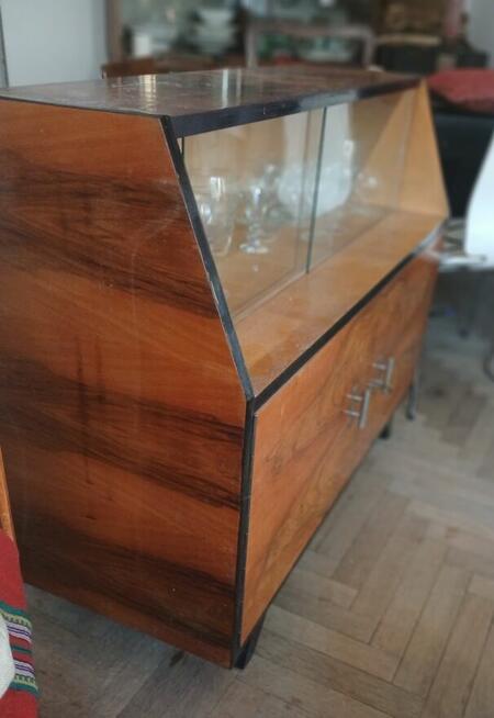 Przeszklona szafka z lat 50-tych