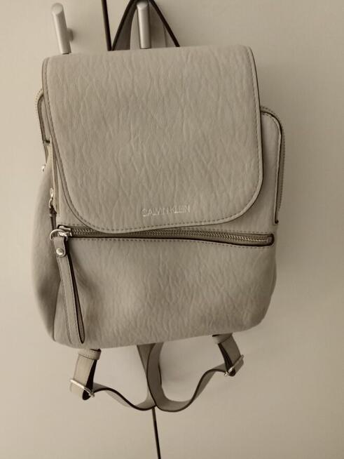 Sprzedam Plecak Calvin Klein Kolor Szary Skórkowy Okazja