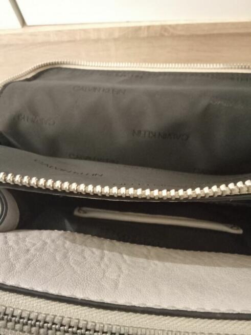 Sprzedam Plecak Calvin Klein Kolor Szary Skórkowy Okazja