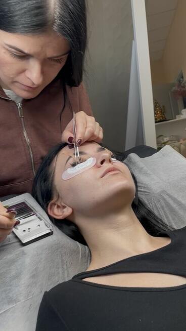 Szkolenia z przedłużania rzęs