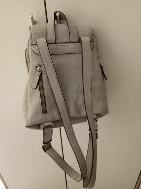 Sprzedam Plecak Calvin Klein Kolor Szary Skórkowy Okazja