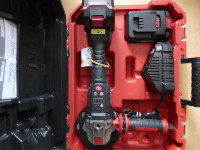 Szlifierka kątowa PARKSIDE PERFORMANCE PWSAP 20-Li F6 kpl.