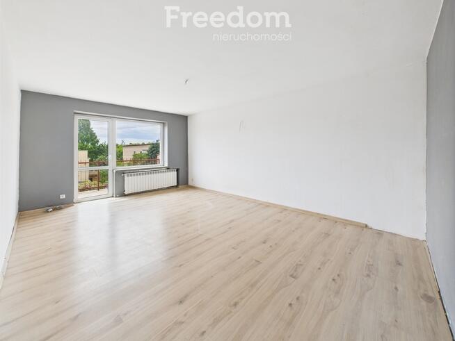 Duży dom z garażem i ogrodem