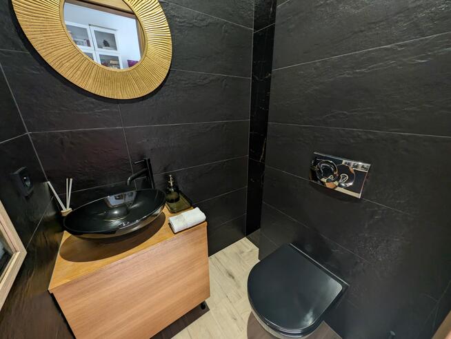 Nowoczesny parterowy dom z klasą w cichej widokowej okolicy