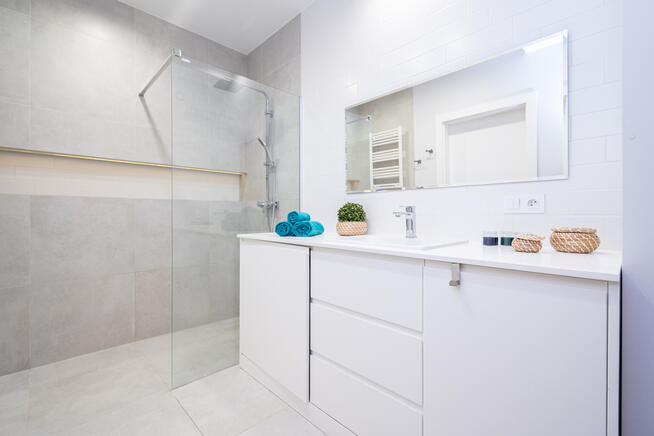 Na wynajem mieszkanie 3-pokojowe z dużym balkonem.