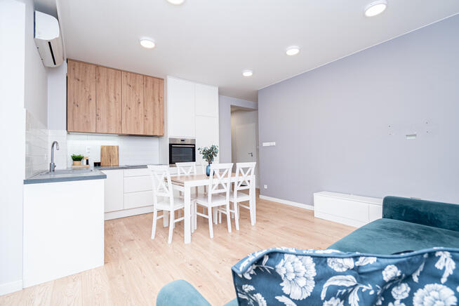 Na wynajem mieszkanie 3-pokojowe z dużym balkonem.