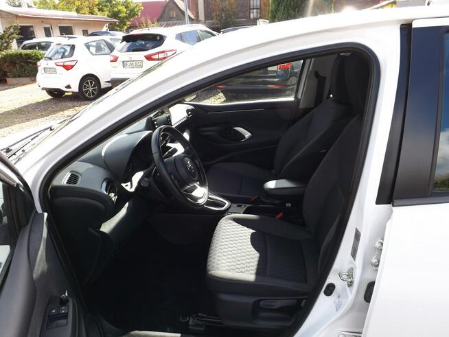 TOYOTA YARIS HYBRID IV