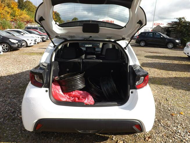 TOYOTA YARIS HYBRID IV