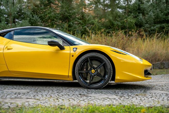 Ferrari 458 Italia 4.5 V8 569HP / Pakiet Carbon / Niski przebieg / Giallo Modena