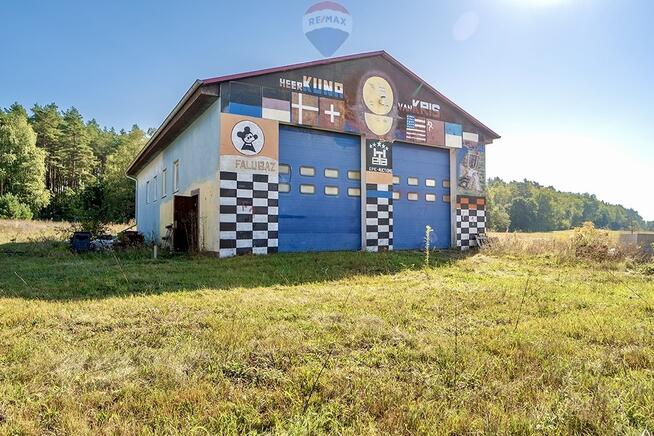 Dom parterowy, wysoka hala, garaże i pół hektara!