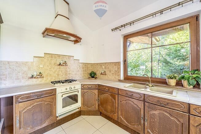 Dom parterowy, wysoka hala, garaże i pół hektara!