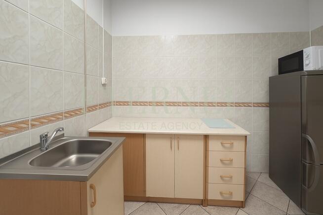 Inwestycyjny lokal handlowy 630m w centrum osiedla