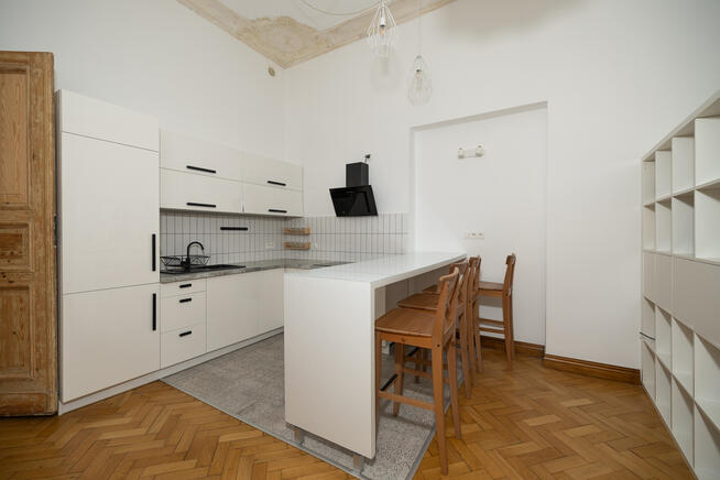 Stylowa kawalerka w kamienicy | Śródmieście