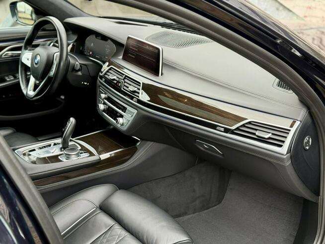 Faktura VAT 23% 750I X-drive High Executive