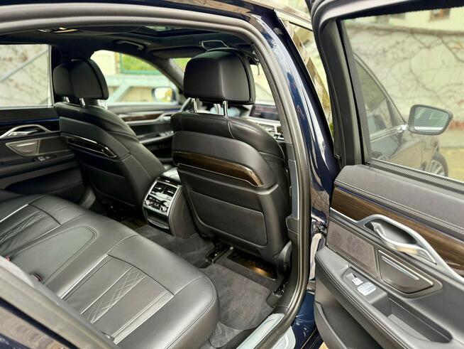 Faktura VAT 23% 750I X-drive High Executive