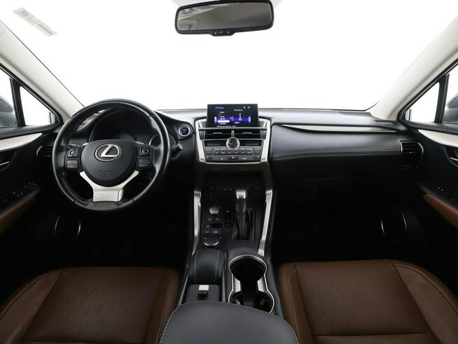 Lexus NX HEV 4x4 skóra el. sterowane i grzane fotele navi kamera i czujniki par