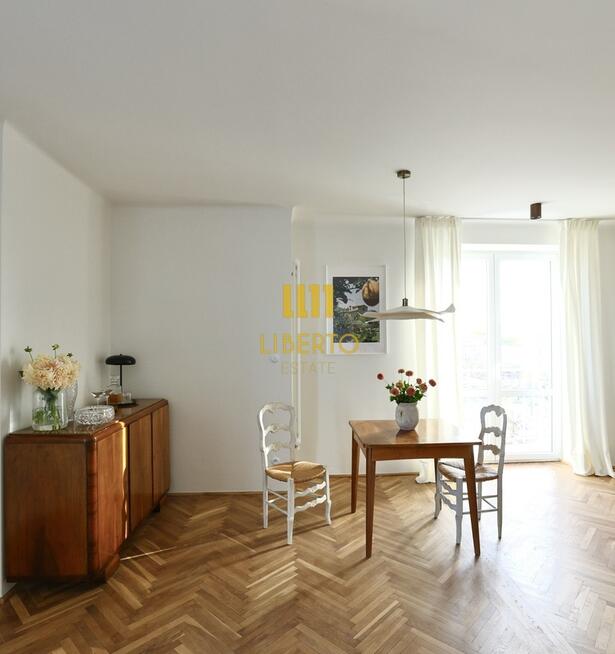 Zabytkowa kamienica - dwa balkony, widok, AC