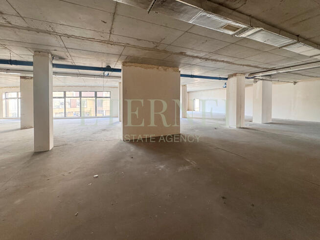 Inwestycyjny lokal z pozwoleniem na mieszkania